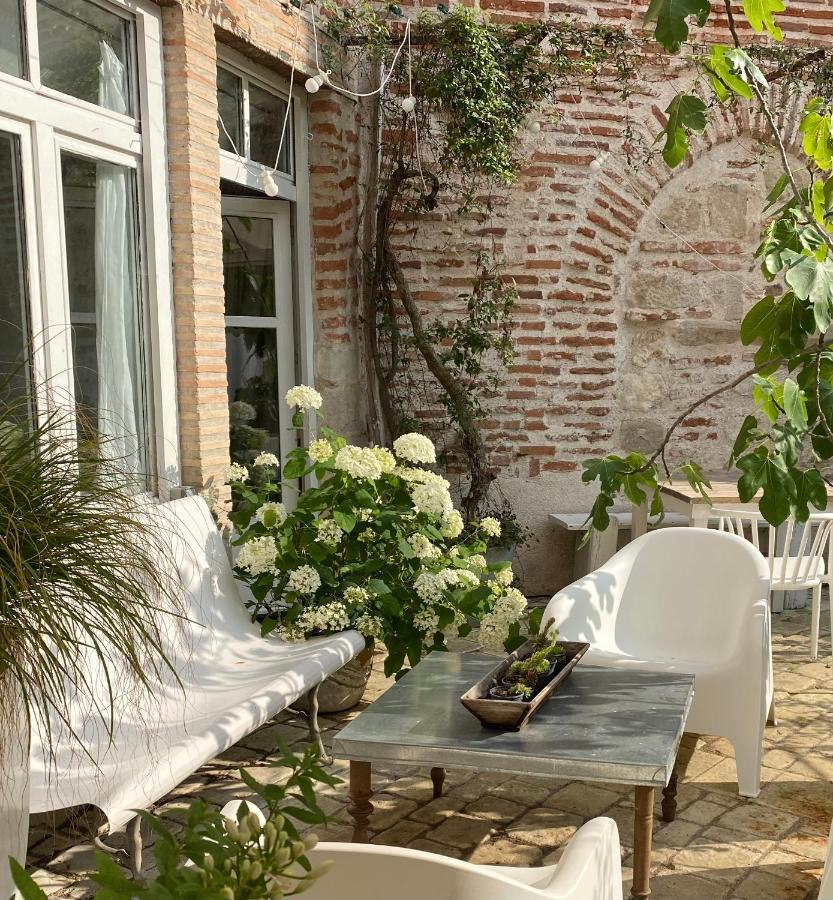 La Maison Sur La Place Penne-d'Agenais Bagian luar foto
